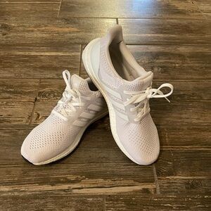 Men’s White Adidas Ultrboost size 10!